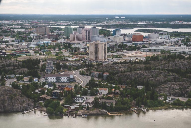 Yellowknife Sandy Point Wilderness Lodge